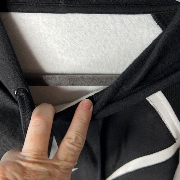 Her Universe Marvel The Marvels Photon Hoodie Black & White Size Medium New - Picture 4 of 7